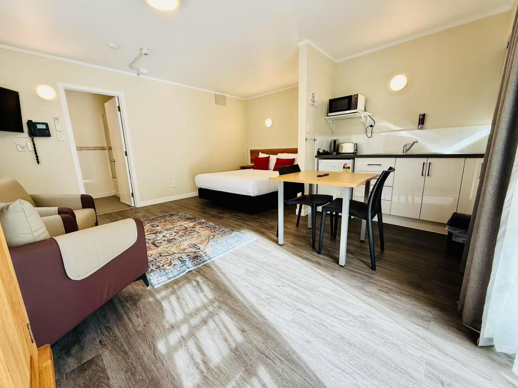 Colonial City Motel ハミルトン エクステリア 写真