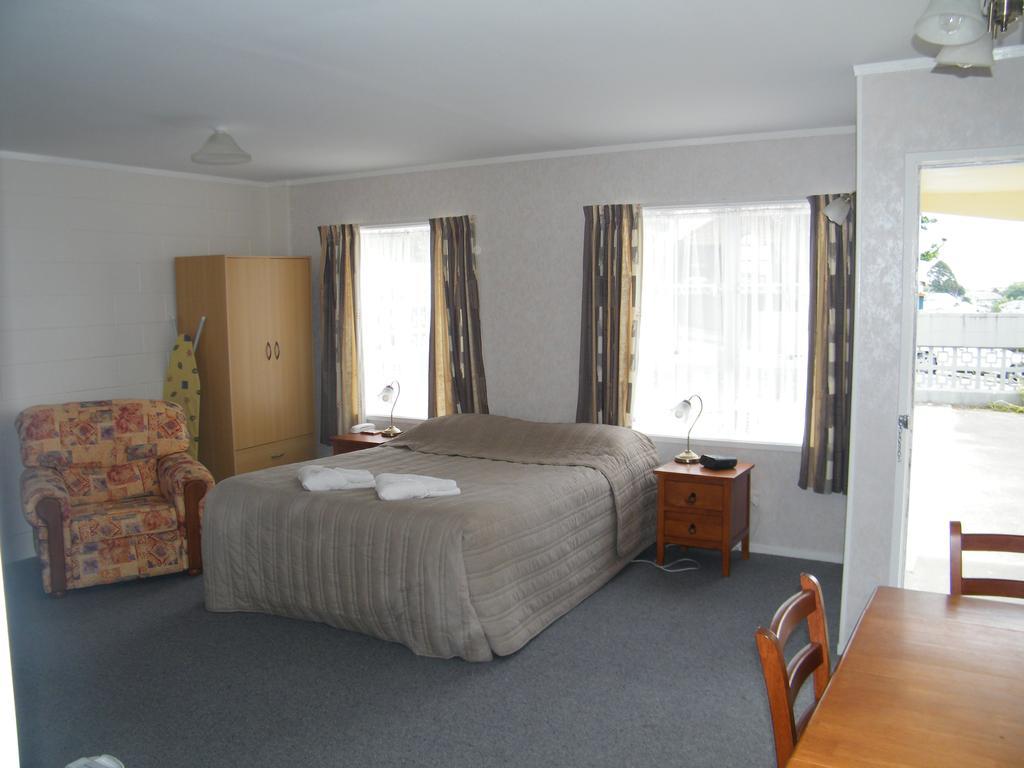 Colonial City Motel ハミルトン エクステリア 写真