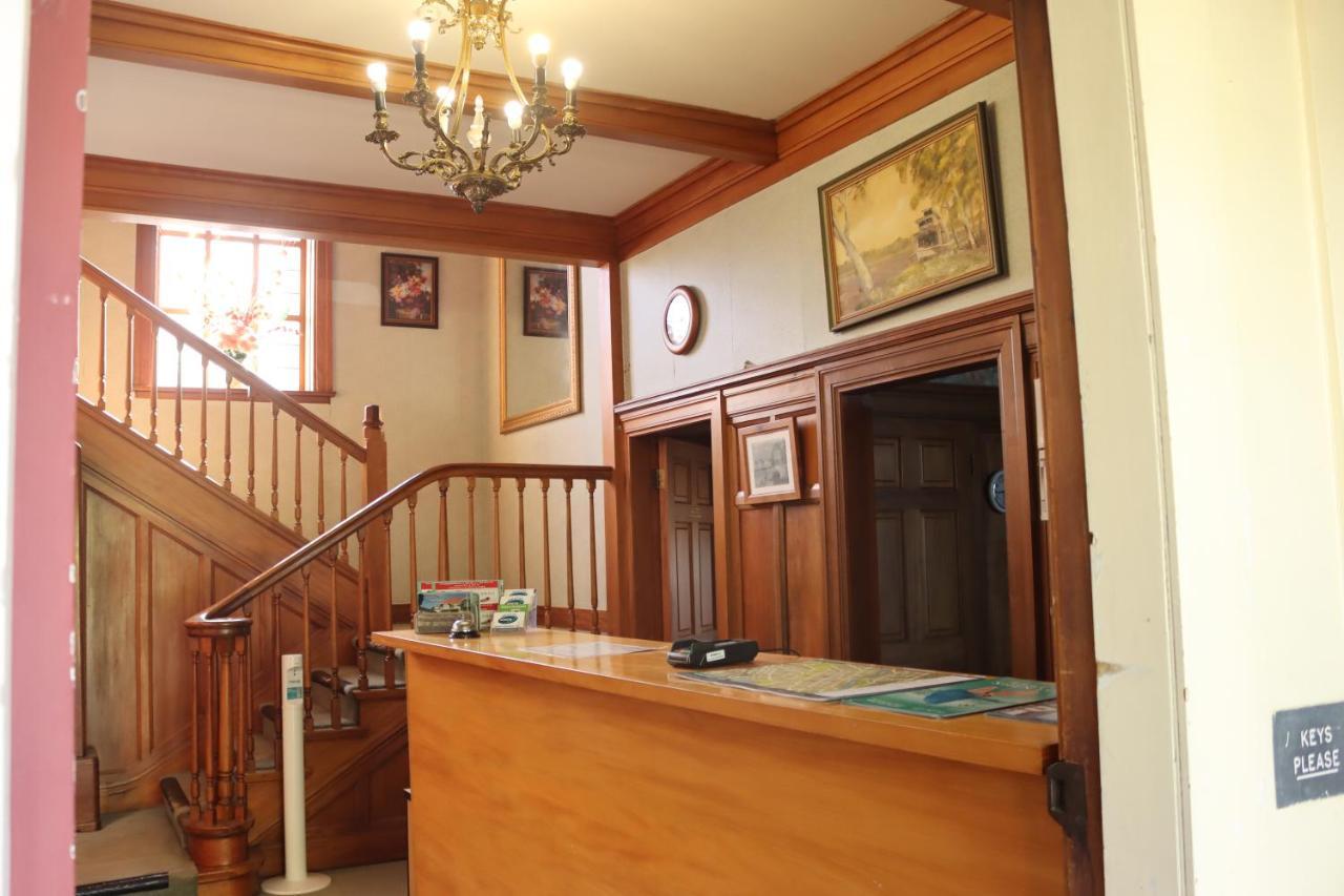 Colonial City Motel ハミルトン エクステリア 写真